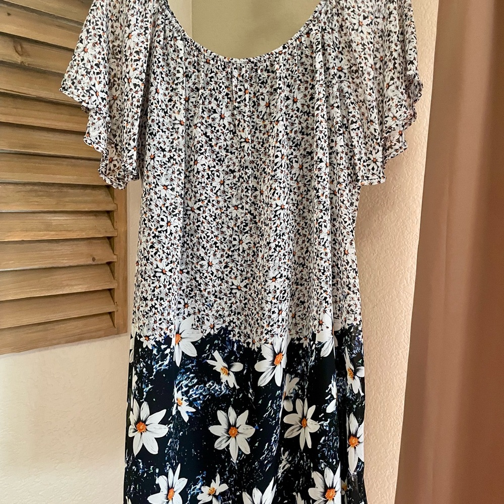 Floral Print Dress w/ Ruffled Sleeves